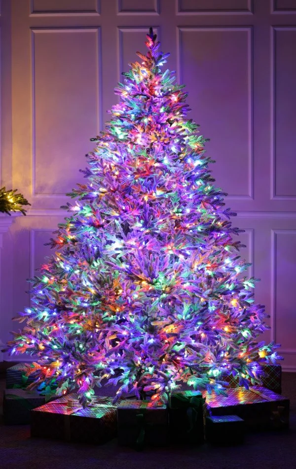Spritzguss Weihnachtsbaum mit Schnee 900 Dual Led-270 cm Alpine Fraser Snowy