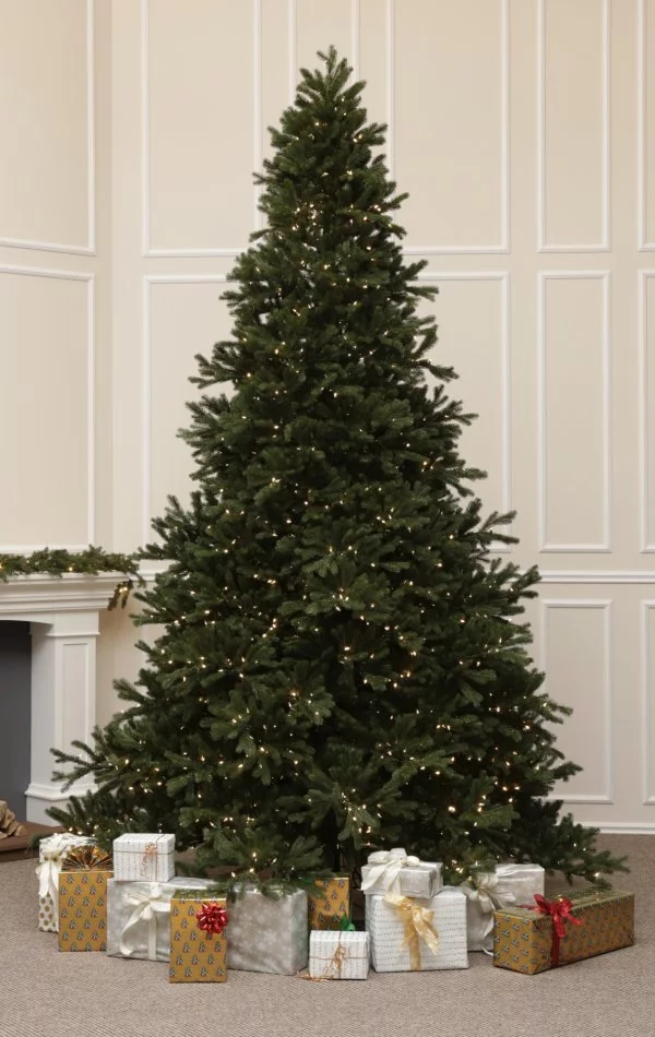 Brad artificial de lux Full 3D Black Hill Spruce 425 cm-3100 LED, brad urias cu atmosferă festivă