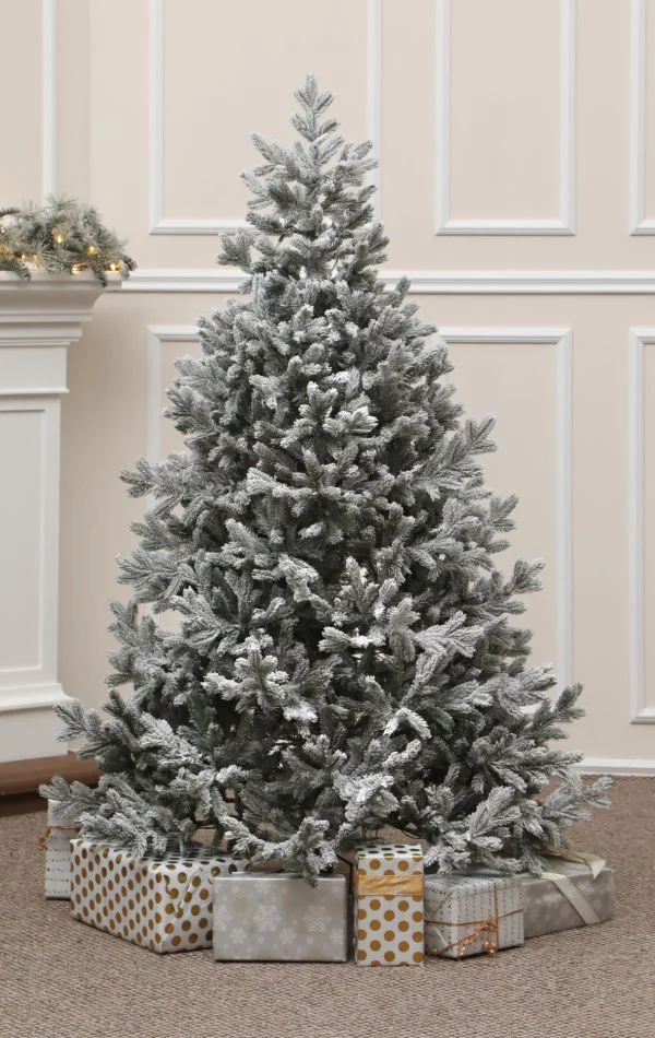 Spritzguss Weihnachtsbaum mit Schnee 180 cm- The Snowy Dream
