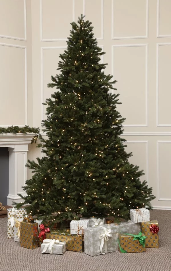 Künstlicher Weihnachtsbaum wie echt
